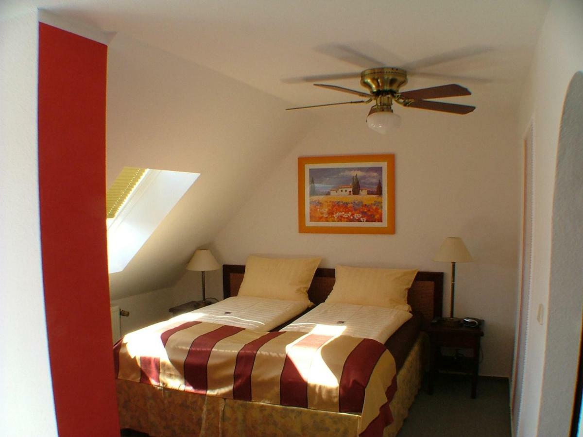 Hotel Garni Pension Zur Lutherstadt Lutherstadt Eisleben Extérieur photo